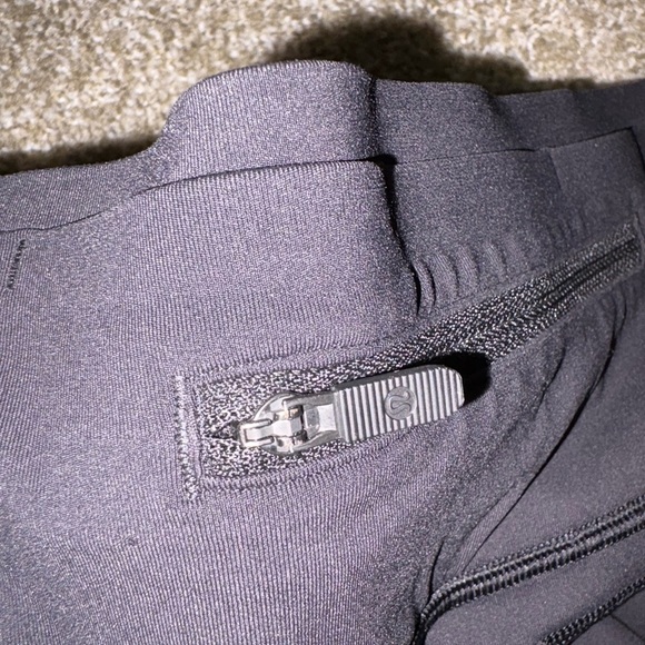 Lululemon 🍋😻Athletica Black Leggings - Picture 7 of 9